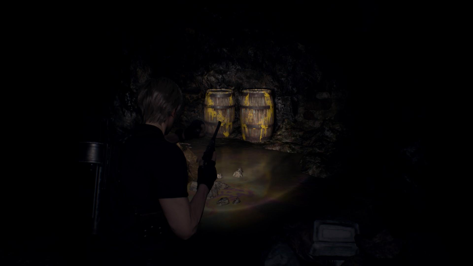 Resident Evil 4 Remake, Leon Kennedy, Destructible Barrels, Yellow Paint